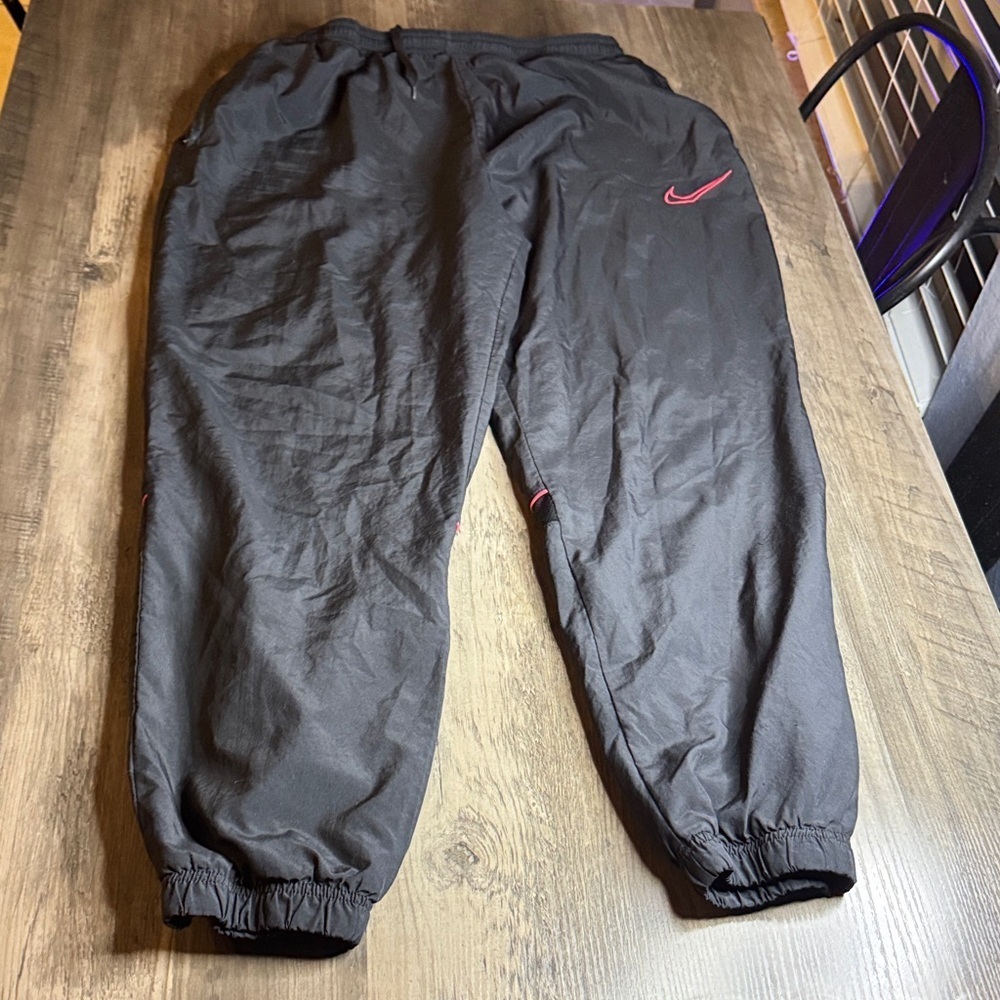 Nike 90’s  Black Track Pants with Pink Logo - Picture 4 of 7